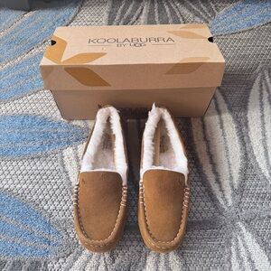Koolaburra By UGG Women’s Lezly Slipper Chestnut Tan‎ Size 7 New with Box